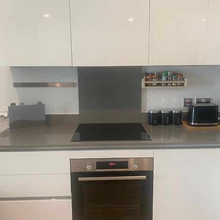 Cp Top Floor Luxury Studio With Spa And Pool ยิบรอลตาร์ ภายนอก รูปภาพ
