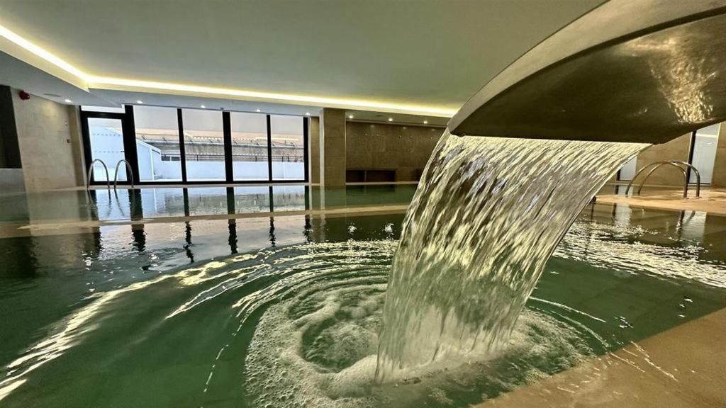 Cp Top Floor Luxury Studio With Spa And Pool ยิบรอลตาร์ ภายนอก รูปภาพ